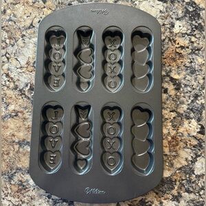 Wilton baking tray hearts